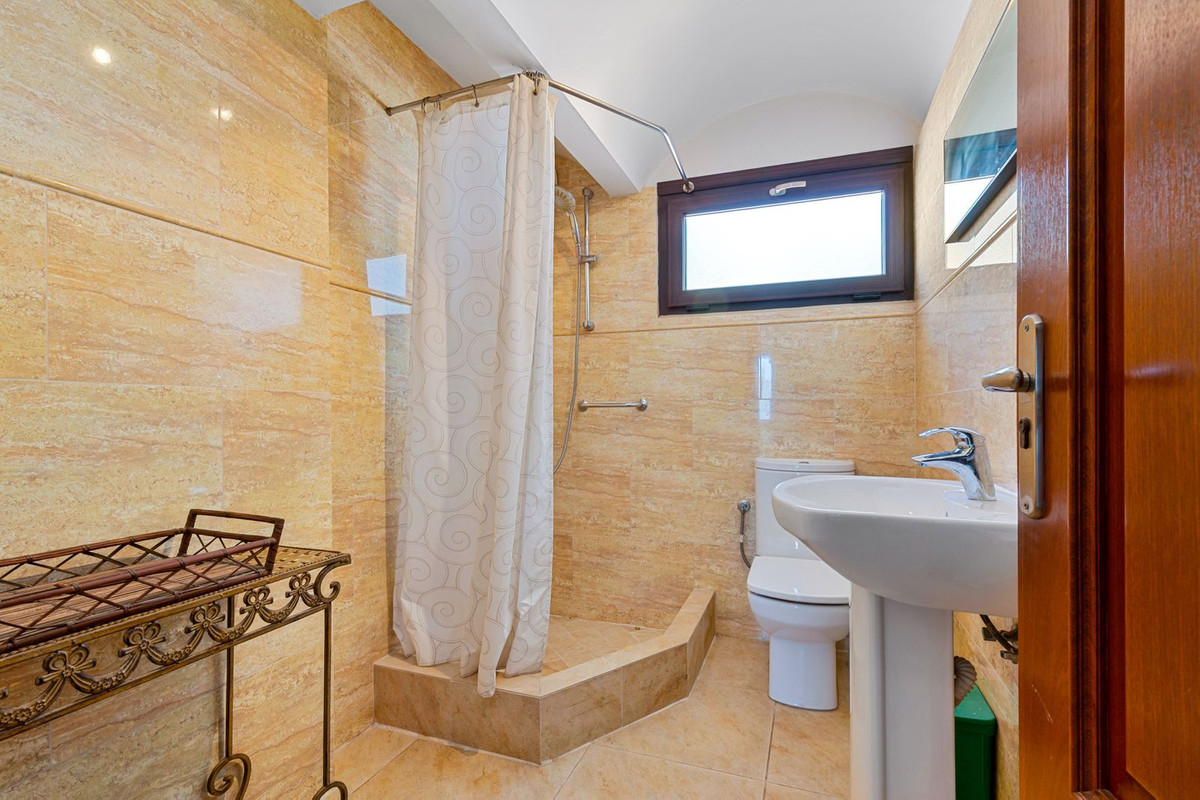 Huis te koop in Estepona | 2 slaapkamers H5417665