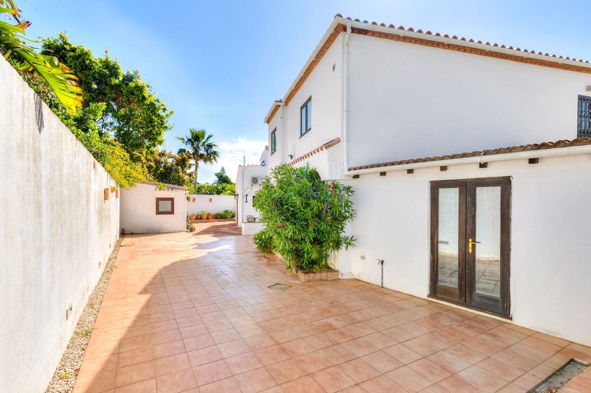 Huis te koop in Estepona | 2 slaapkamers H5417665