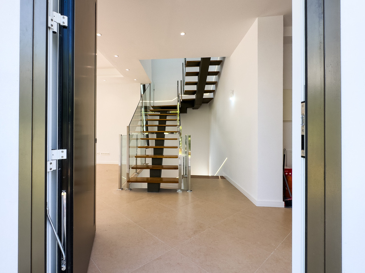 Huis te koop in Estepona | 4 slaapkamers H5419609