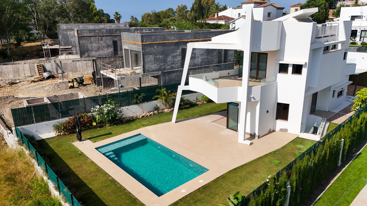 Huis te koop in Estepona | 4 slaapkamers H5419609