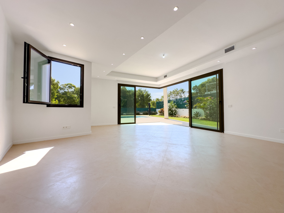 Huis te koop in Estepona | 4 slaapkamers H5419609