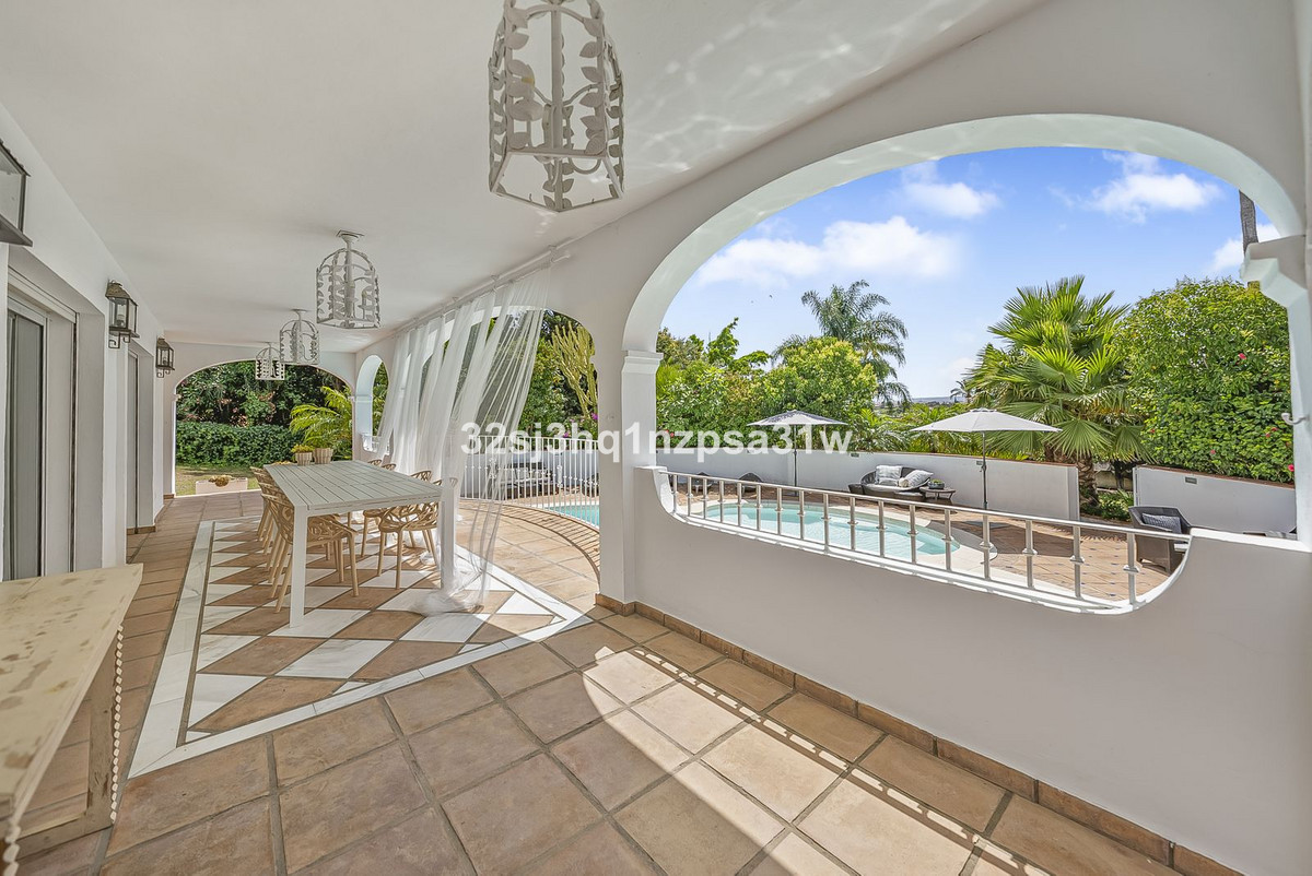 Huis te koop in Estepona | 6 slaapkamers H5423617