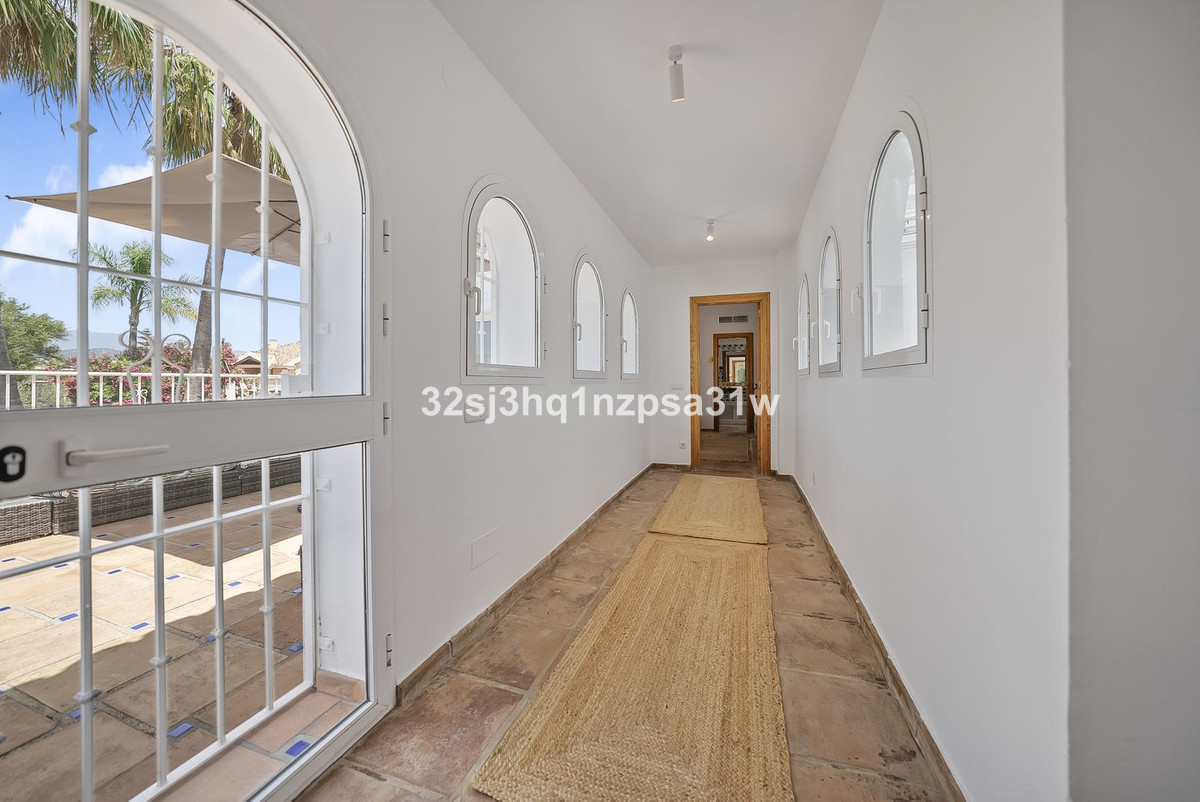 Huis te koop in Estepona | 6 slaapkamers H5423617
