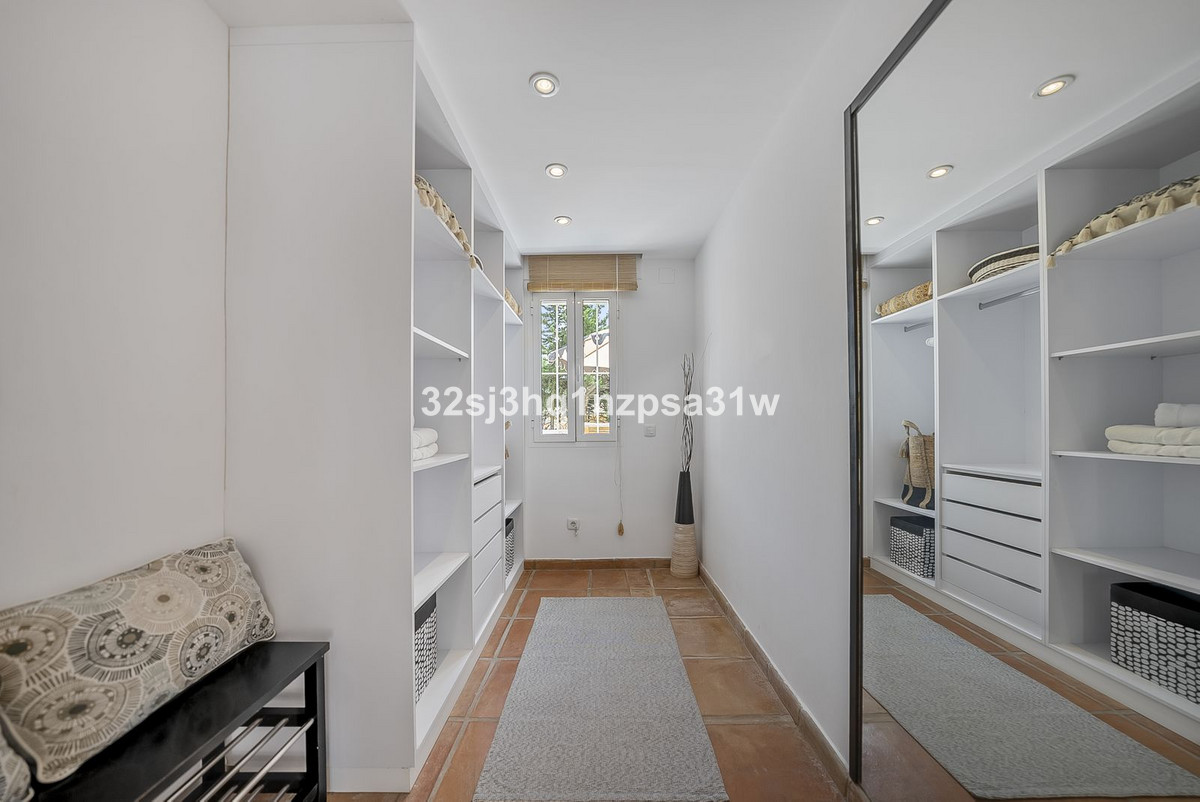 Huis te koop in Estepona | 6 slaapkamers H5423617