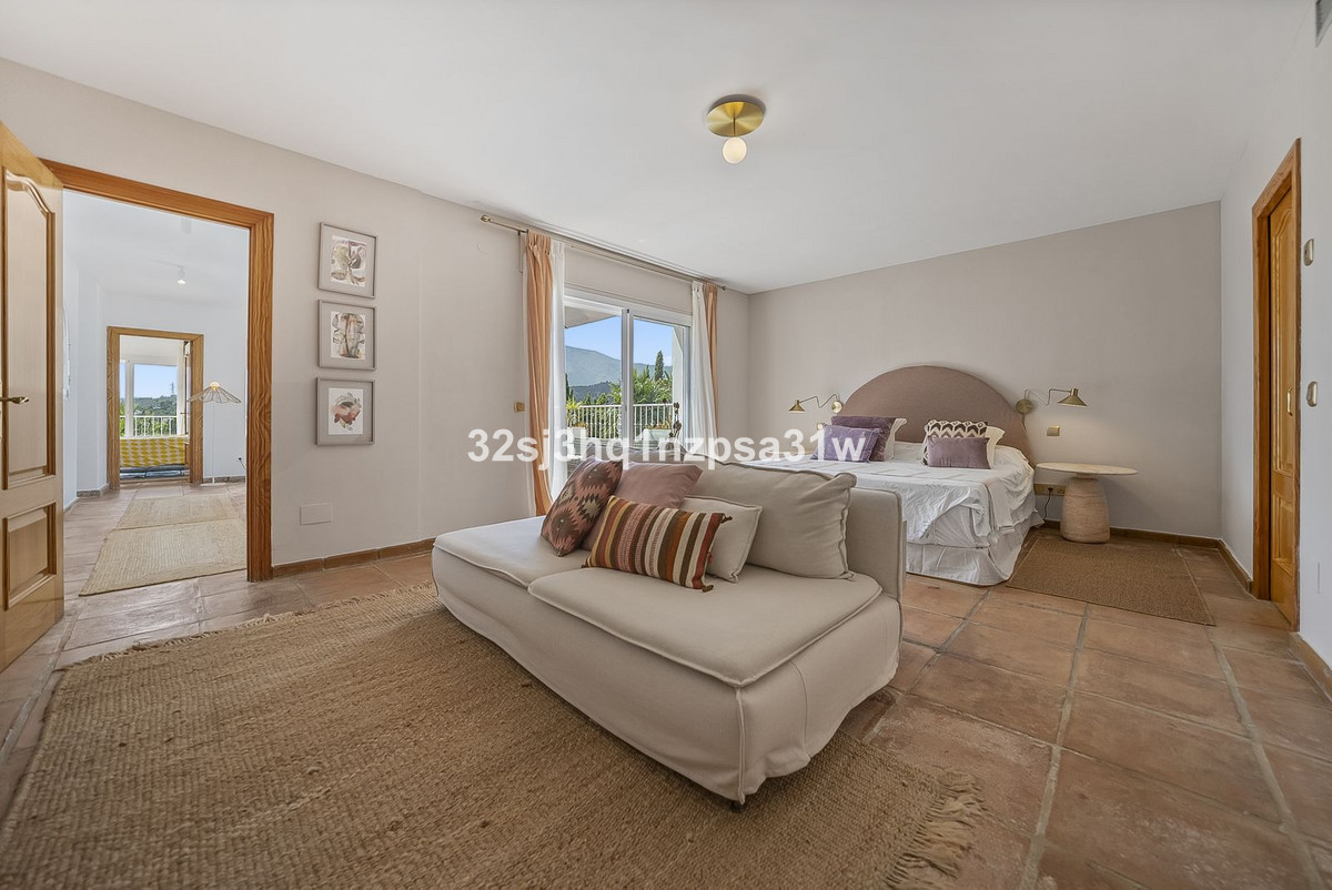Huis te koop in Estepona | 6 slaapkamers H5423617