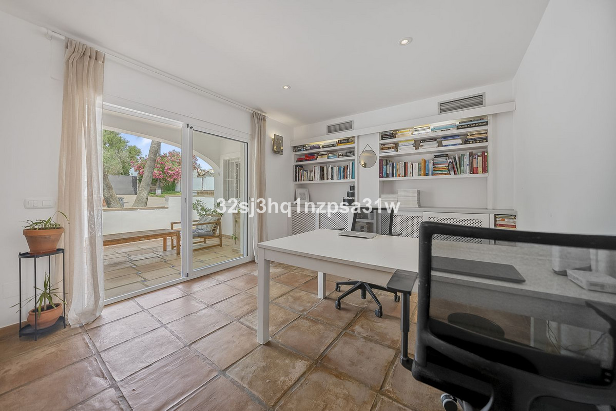 Huis te koop in Estepona | 6 slaapkamers H5423617
