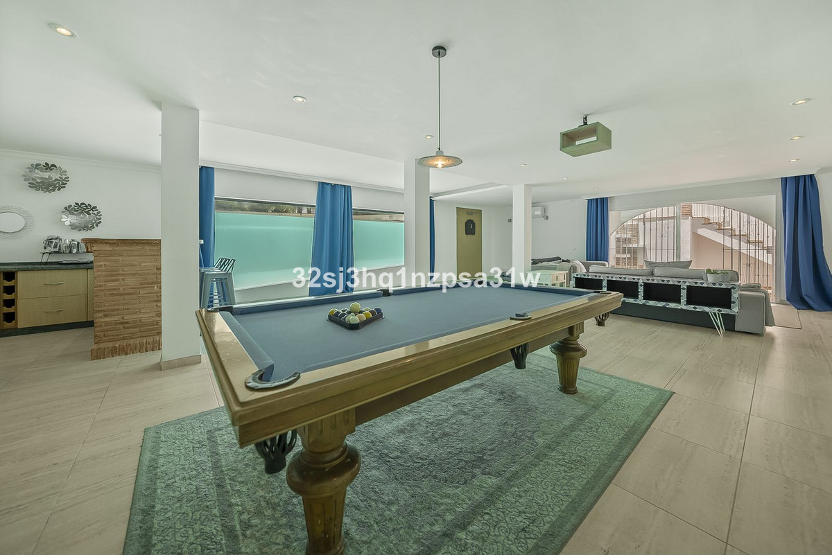 Huis te koop in Estepona | 6 slaapkamers H5423617