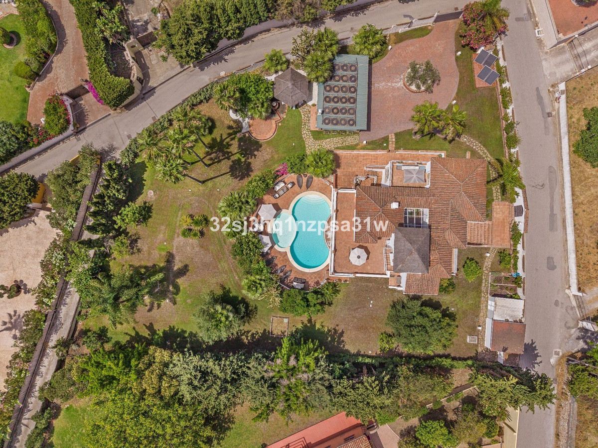 Huis te koop in Estepona | 6 slaapkamers H5423617