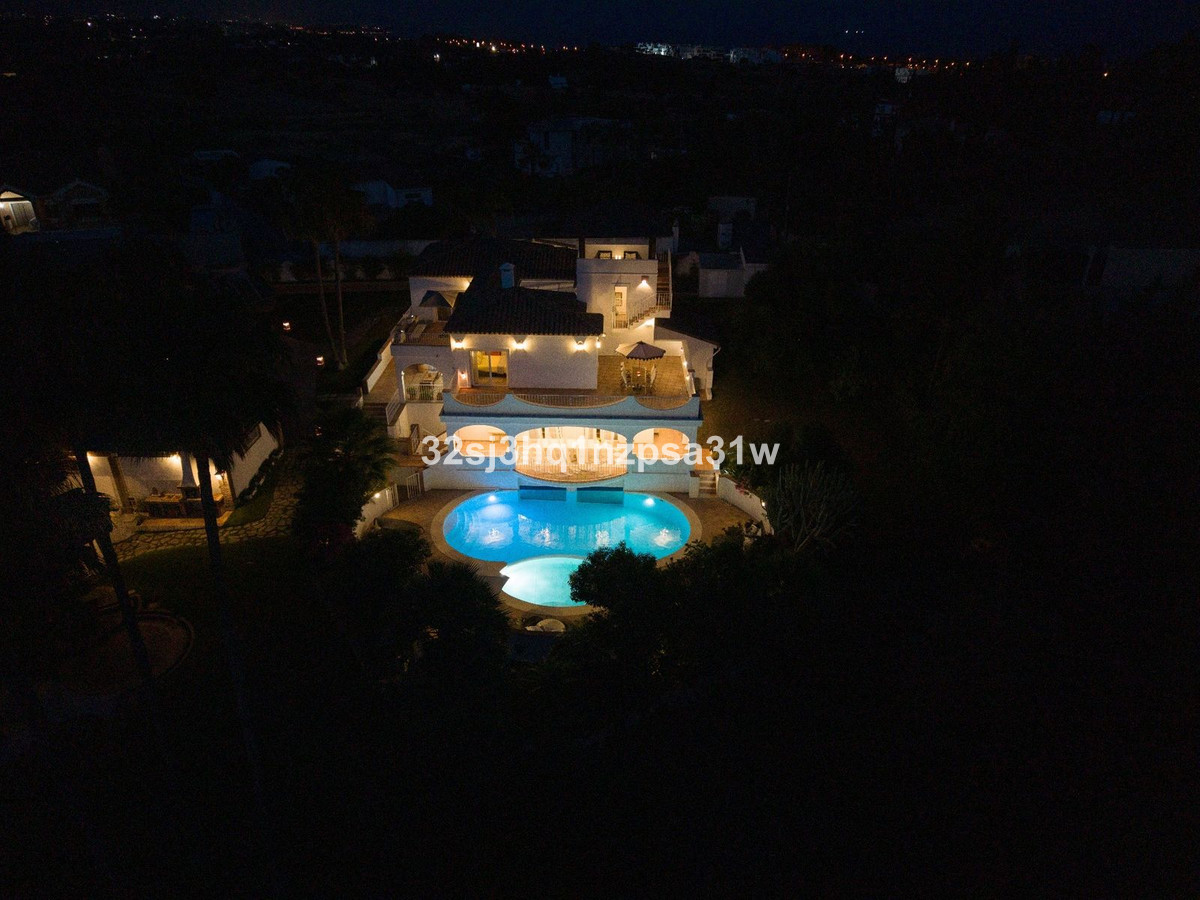Huis te koop in Estepona | 6 slaapkamers H5423617