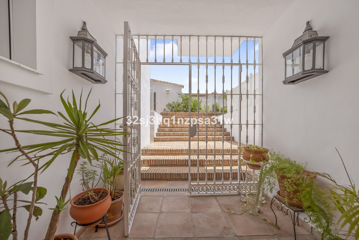 Huis te koop in Estepona | 6 slaapkamers H5423617