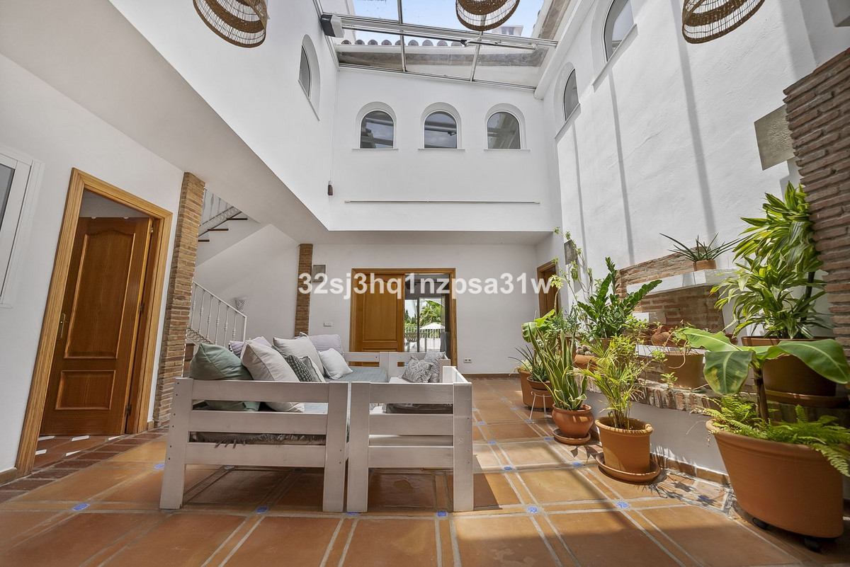 Huis te koop in Estepona | 6 slaapkamers H5423617