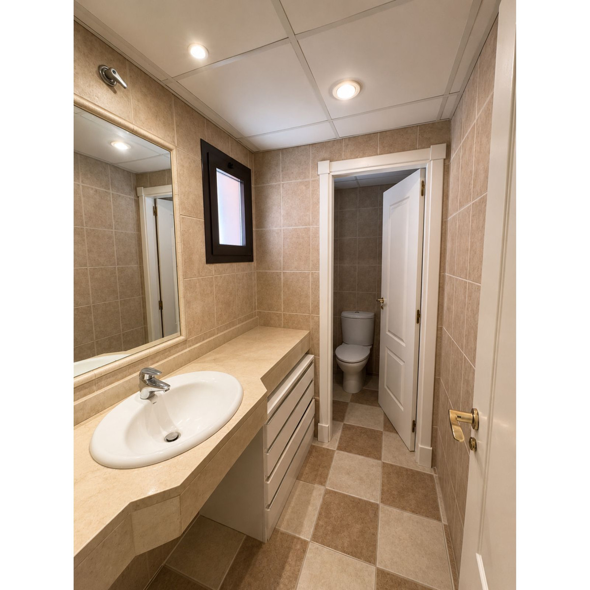 Appartement te koop in Estepona | 3 slaapkamers H5424322