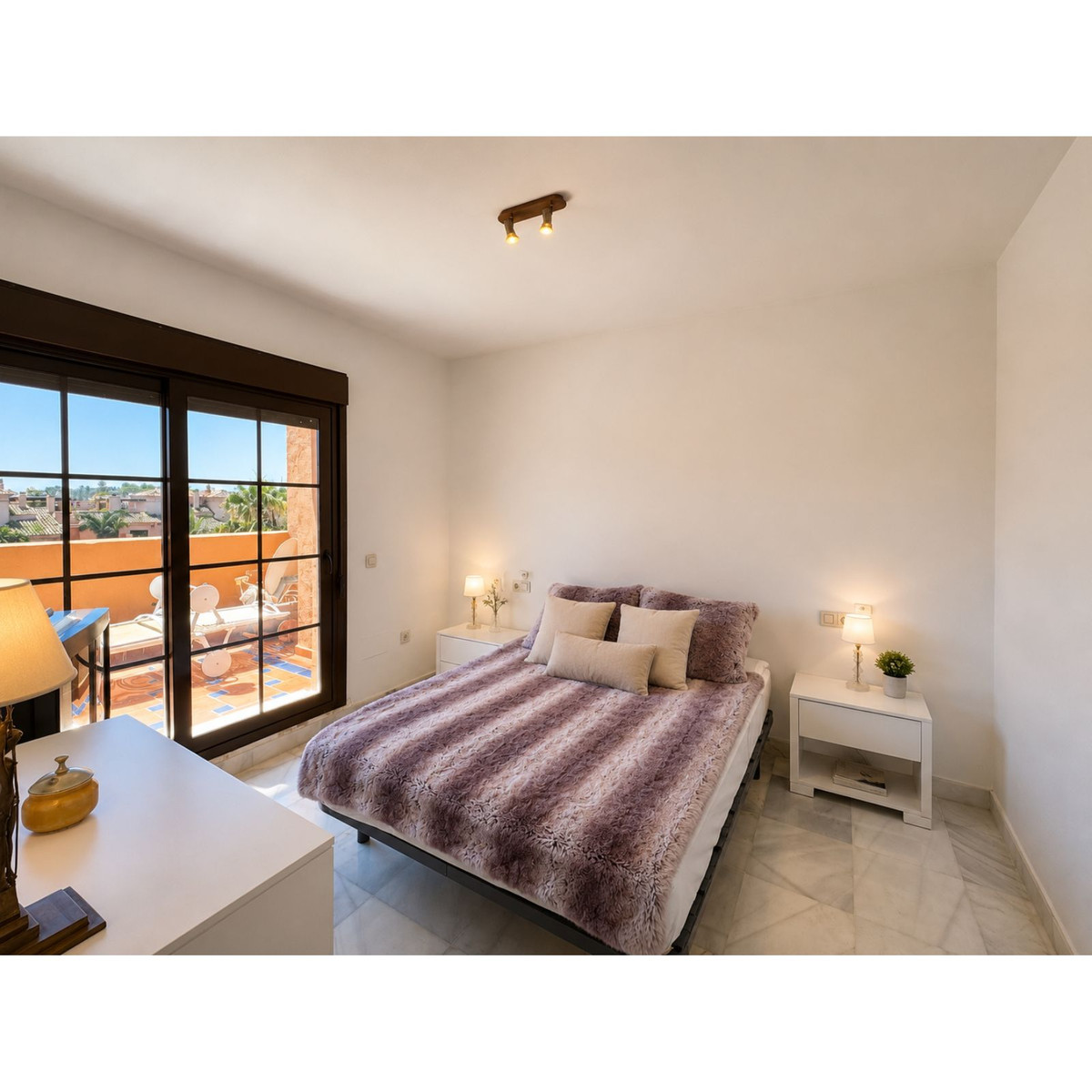 Appartement te koop in Estepona | 3 slaapkamers H5424322
