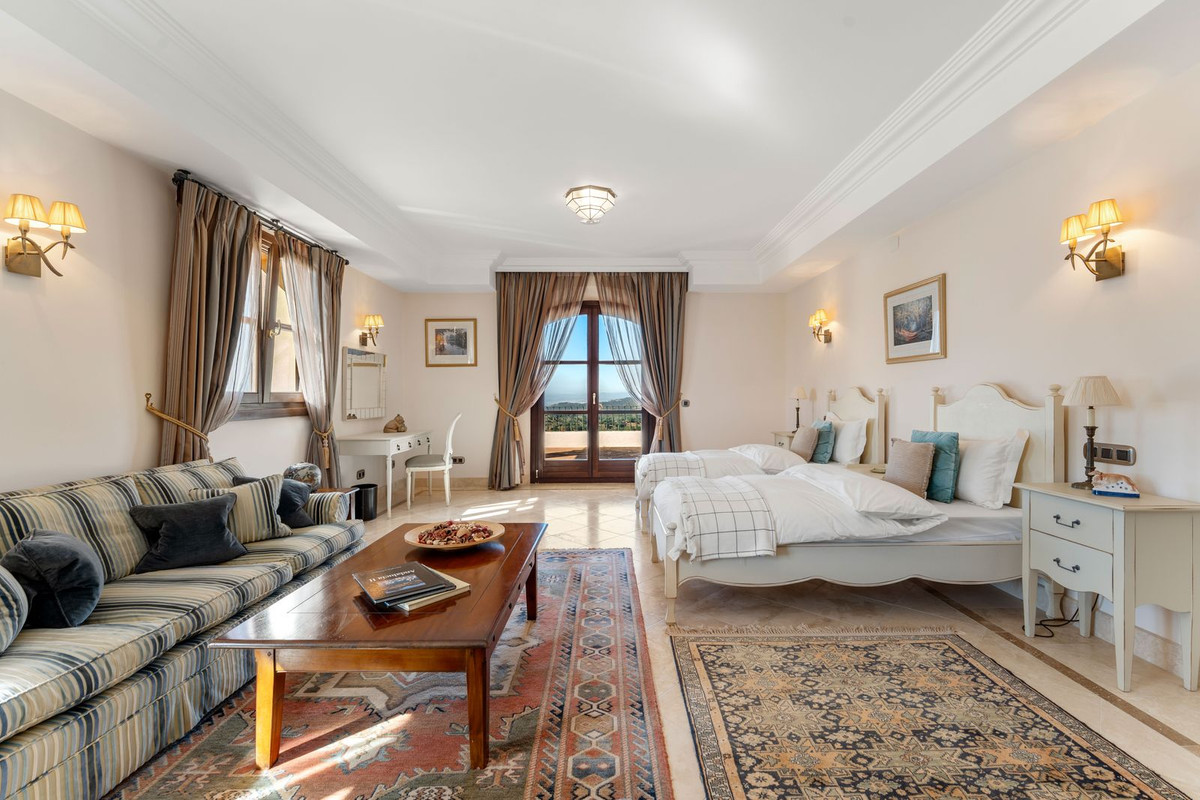 Huis te koop in Estepona | 5 slaapkamers H5429527