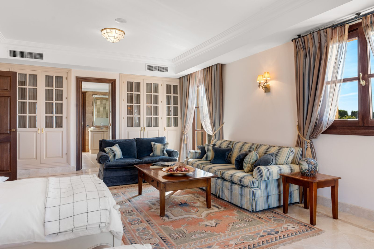 Huis te koop in Estepona | 5 slaapkamers H5429527