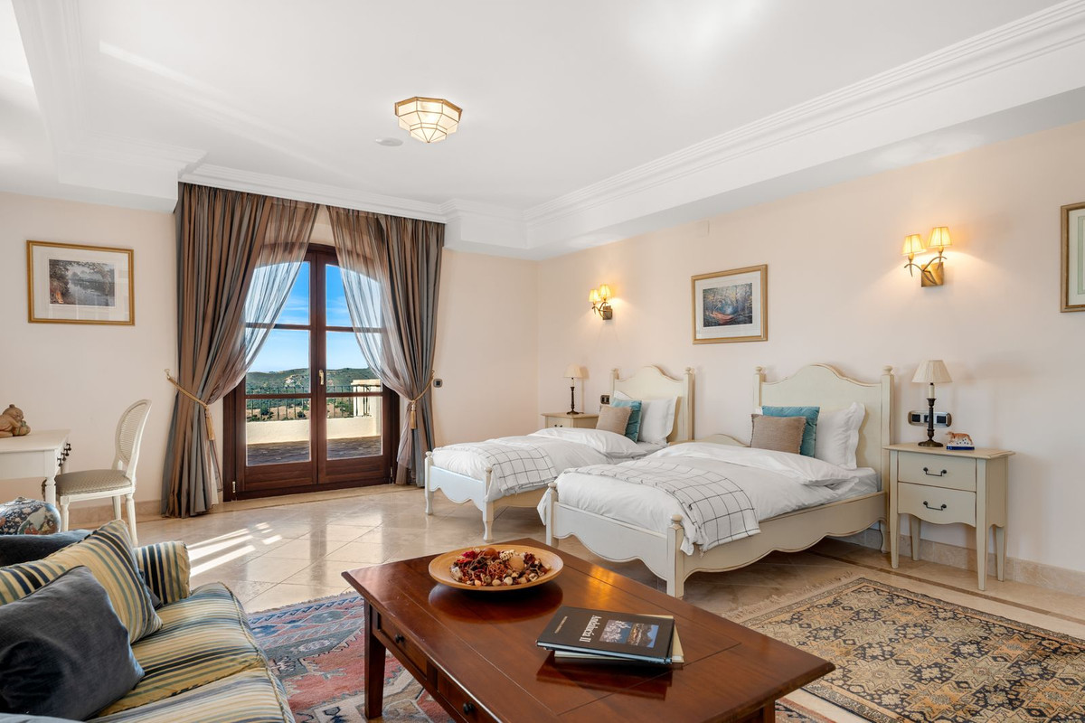 Huis te koop in Estepona | 5 slaapkamers H5429527