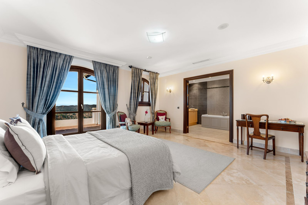 Huis te koop in Estepona | 5 slaapkamers H5429527