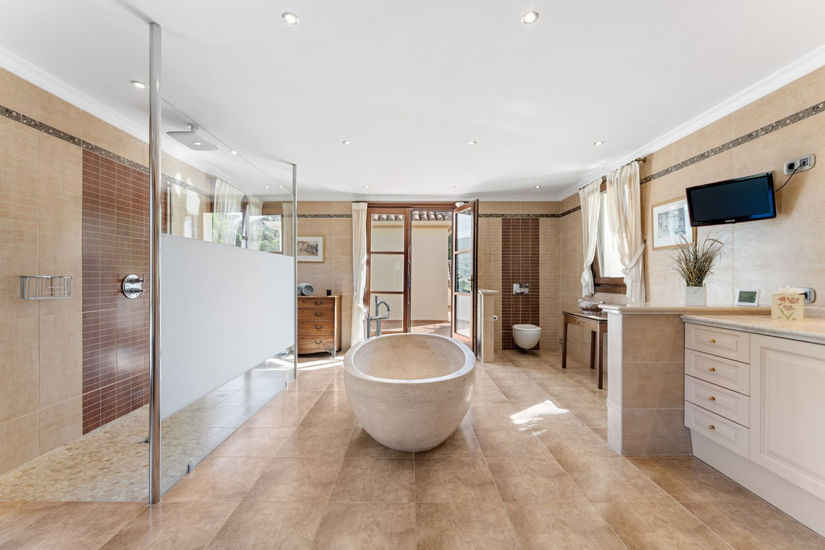 Huis te koop in Estepona | 5 slaapkamers H5429527