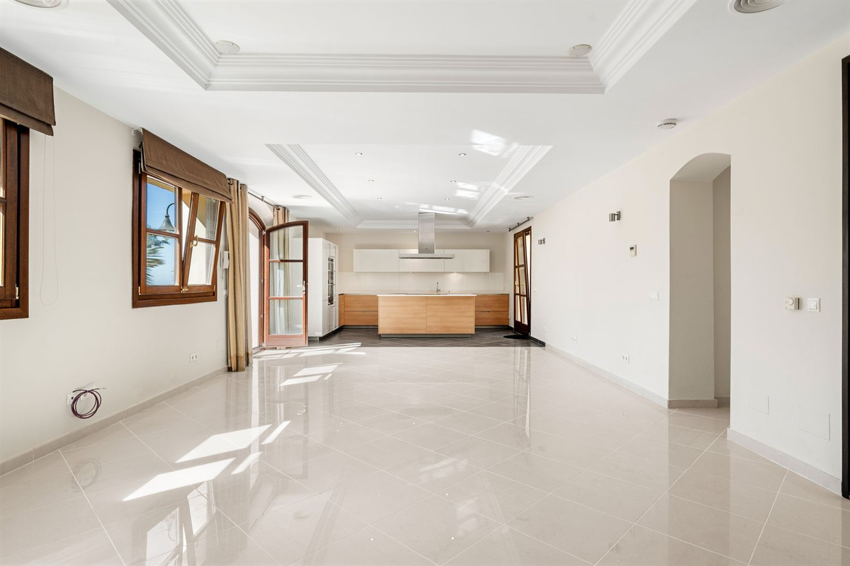 Huis te koop in Estepona | 5 slaapkamers H5429527