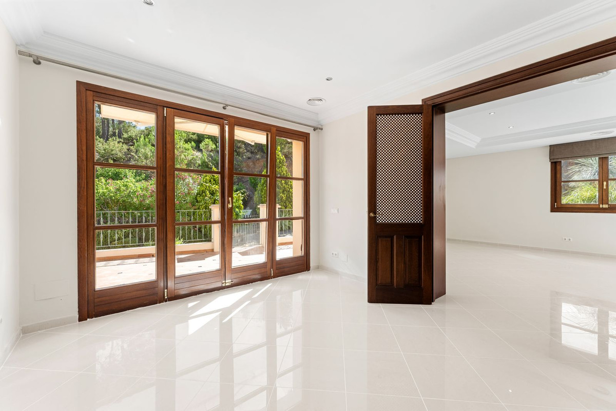 Huis te koop in Estepona | 5 slaapkamers H5429527