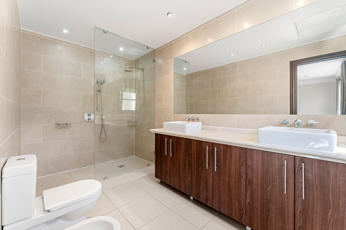 Huis te koop in Estepona | 5 slaapkamers H5429527