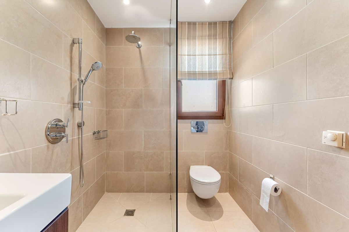Huis te koop in Estepona | 5 slaapkamers H5429527