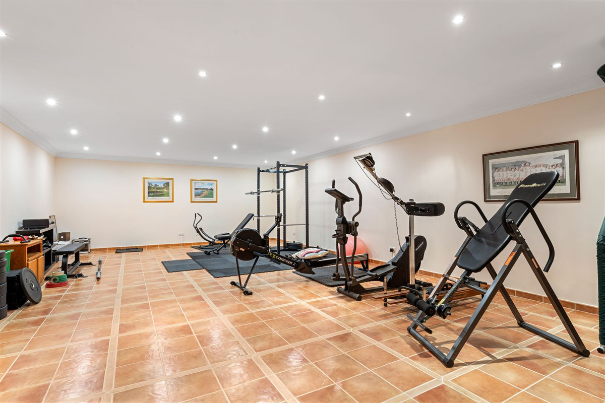 Huis te koop in Estepona | 5 slaapkamers H5429527