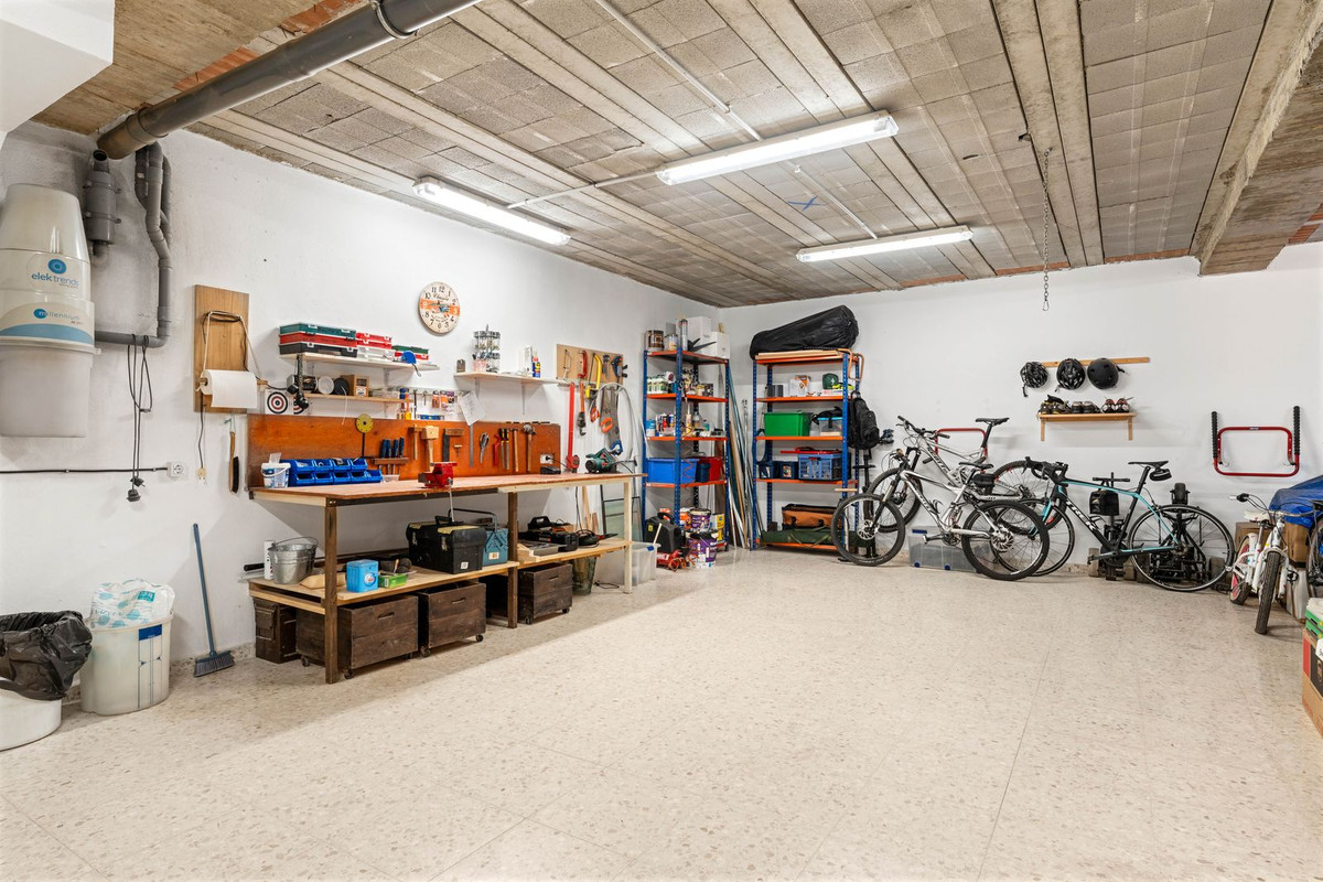 Huis te koop in Estepona | 5 slaapkamers H5429527