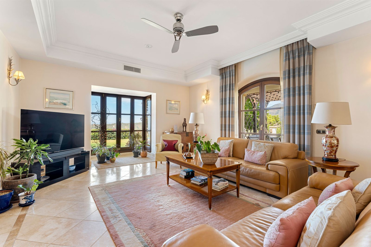 Huis te koop in Estepona | 5 slaapkamers H5429527