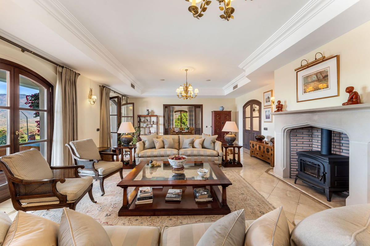 Huis te koop in Estepona | 5 slaapkamers H5429527