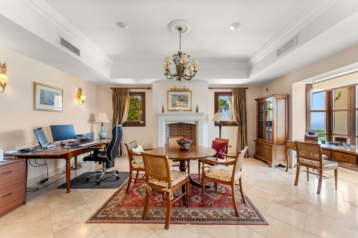 Huis te koop in Estepona | 5 slaapkamers H5429527