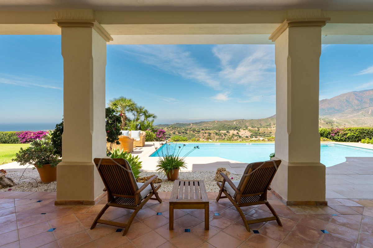 Huis te koop in Estepona | 5 slaapkamers H5429527