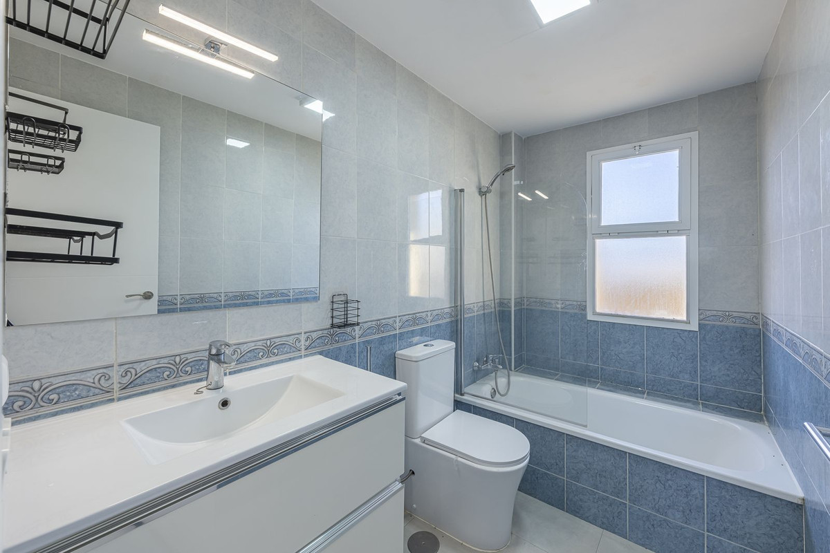 Appartement te koop in Estepona | 3 slaapkamers H5430292