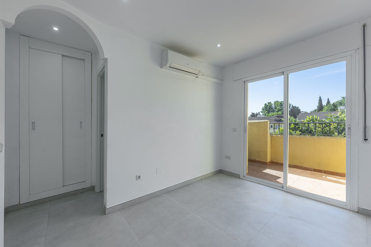 Appartement te koop in Estepona | 3 slaapkamers H5430292