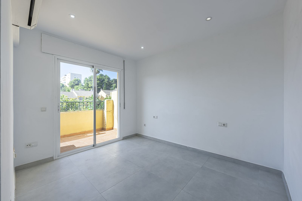 Appartement te koop in Estepona | 3 slaapkamers H5430292