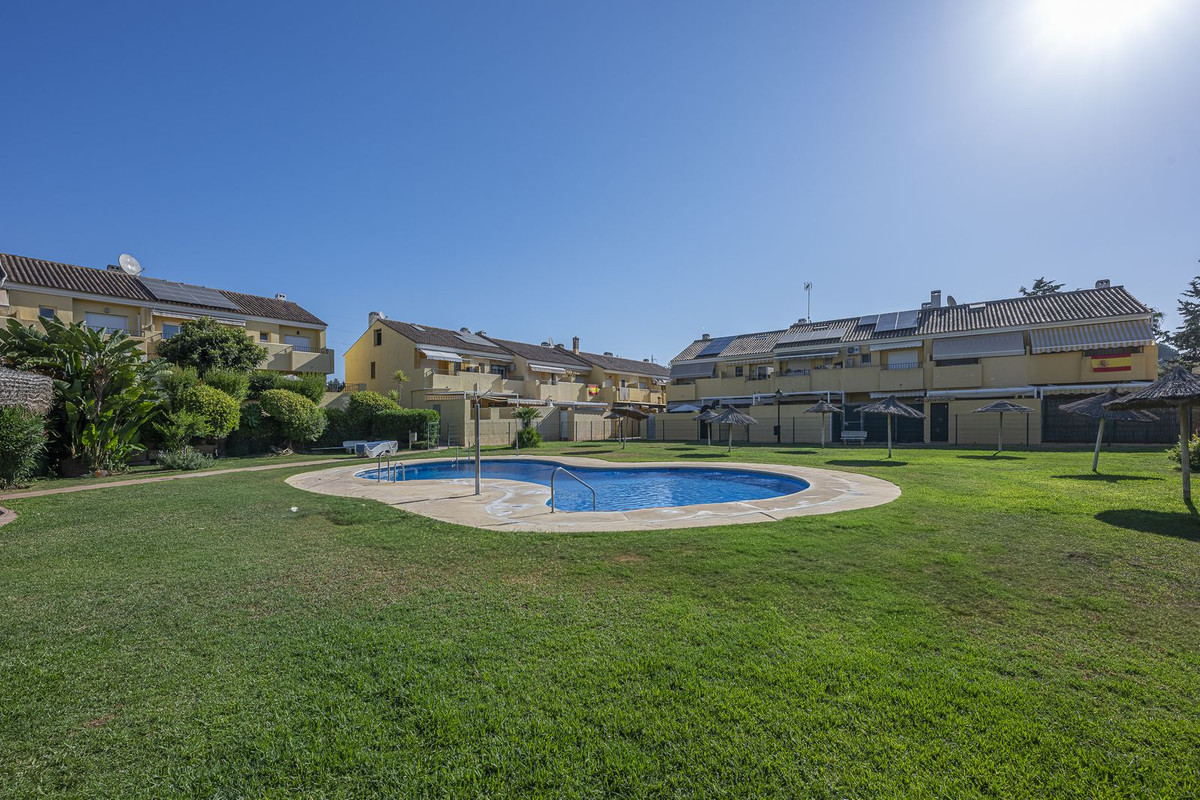 Appartement te koop in Estepona | 3 slaapkamers H5430292