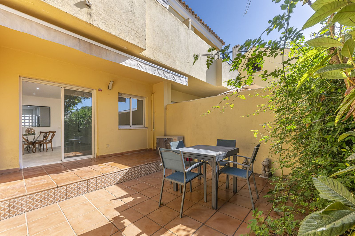 Appartement te koop in Estepona | 3 slaapkamers H5430292