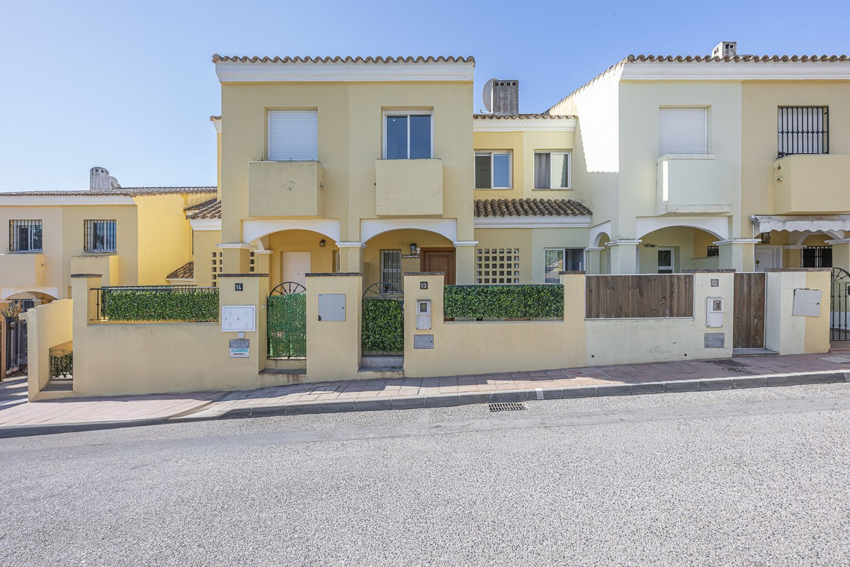 Appartement te koop in Estepona | 3 slaapkamers H5430292