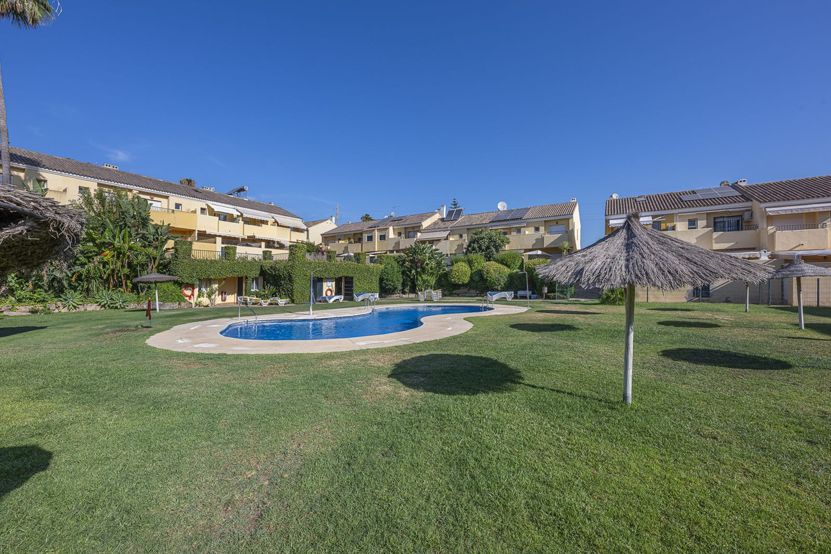 Appartement te koop in Estepona | 3 slaapkamers H5430292