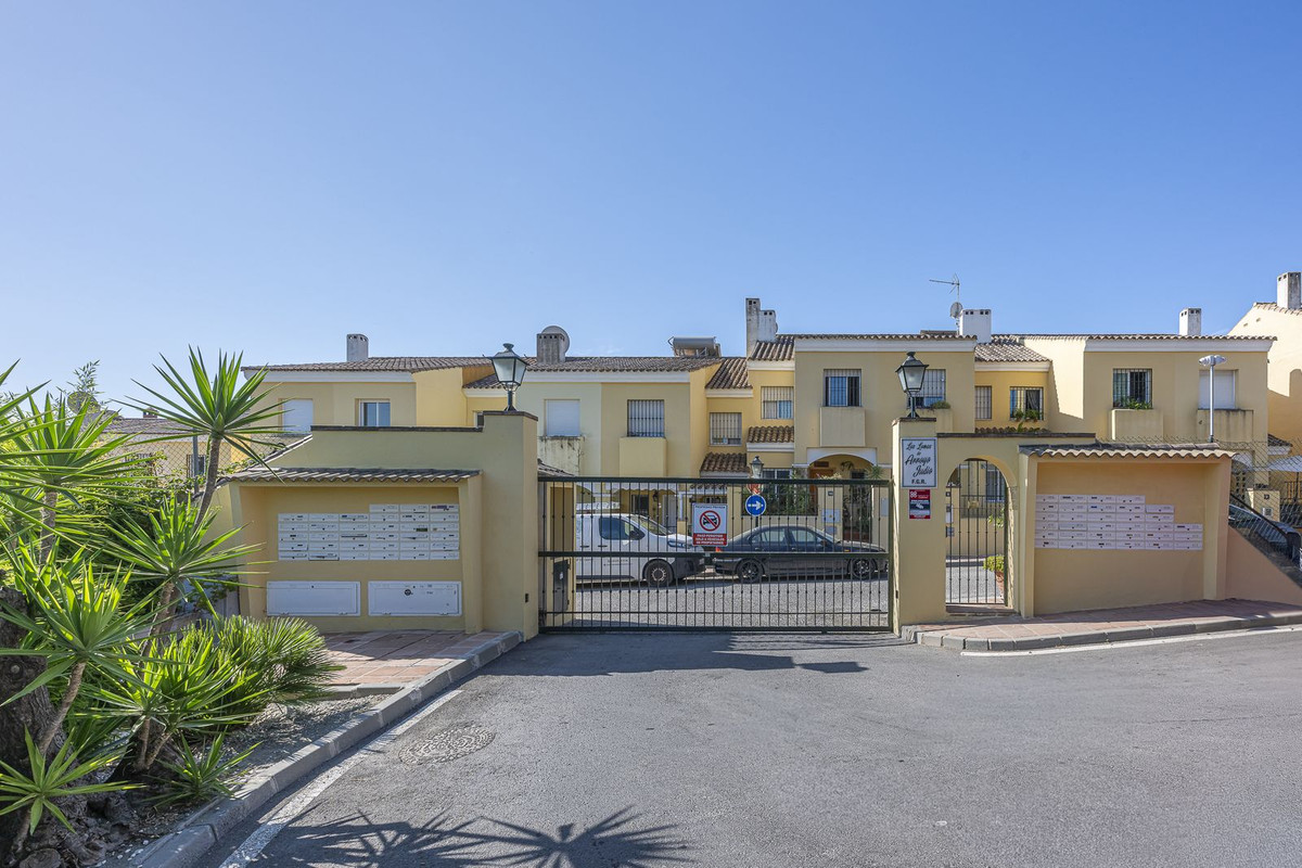 Appartement te koop in Estepona | 3 slaapkamers H5430292