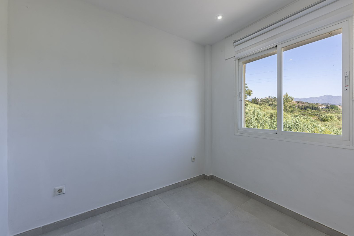 Appartement te koop in Estepona | 3 slaapkamers H5430292