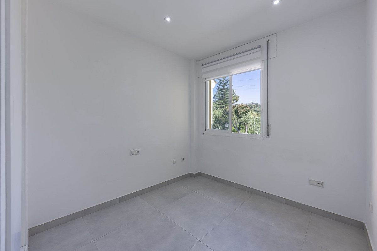Appartement te koop in Estepona | 3 slaapkamers H5430292