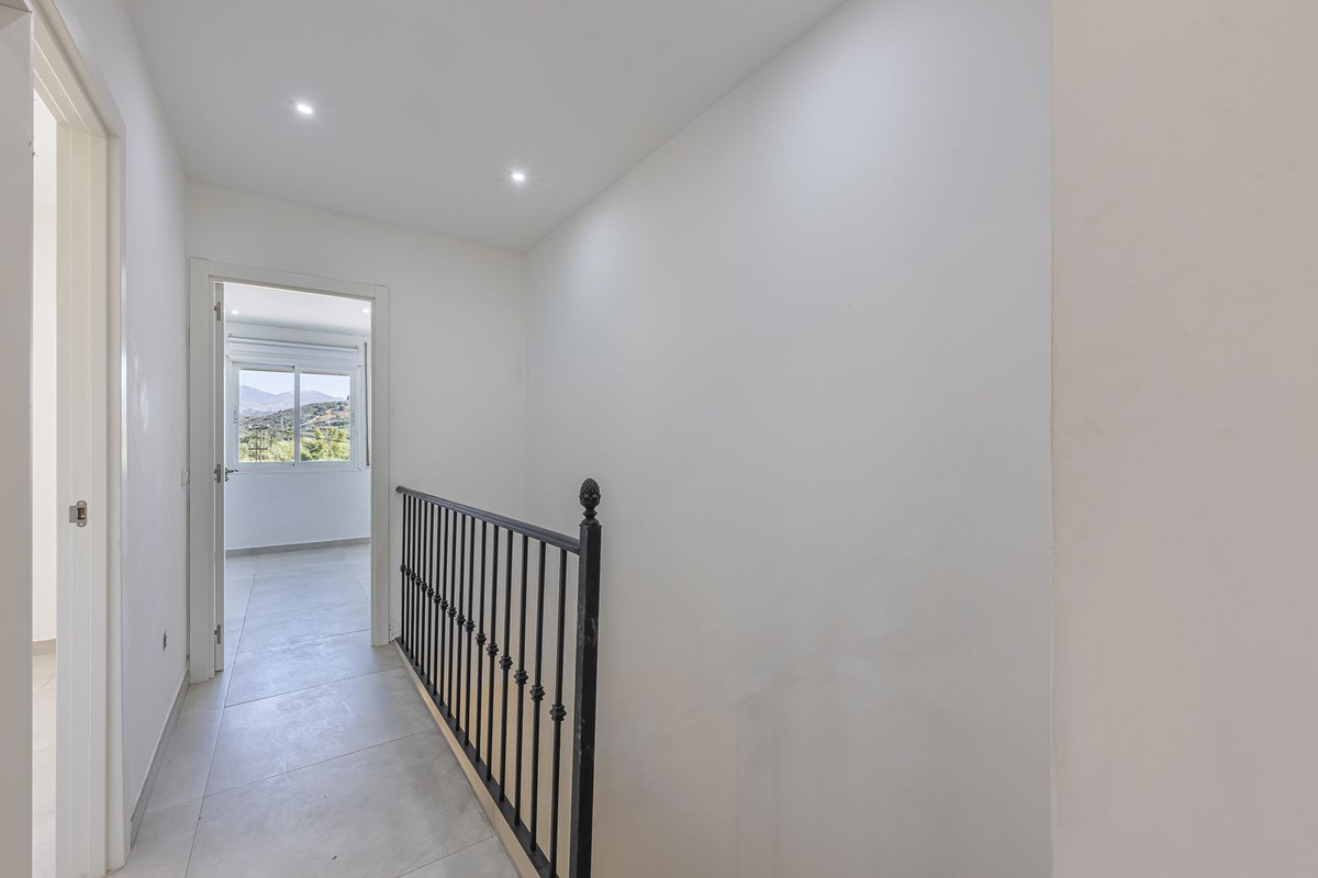 Appartement te koop in Estepona | 3 slaapkamers H5430292