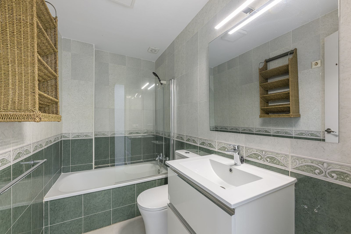 Appartement te koop in Estepona | 3 slaapkamers H5430292