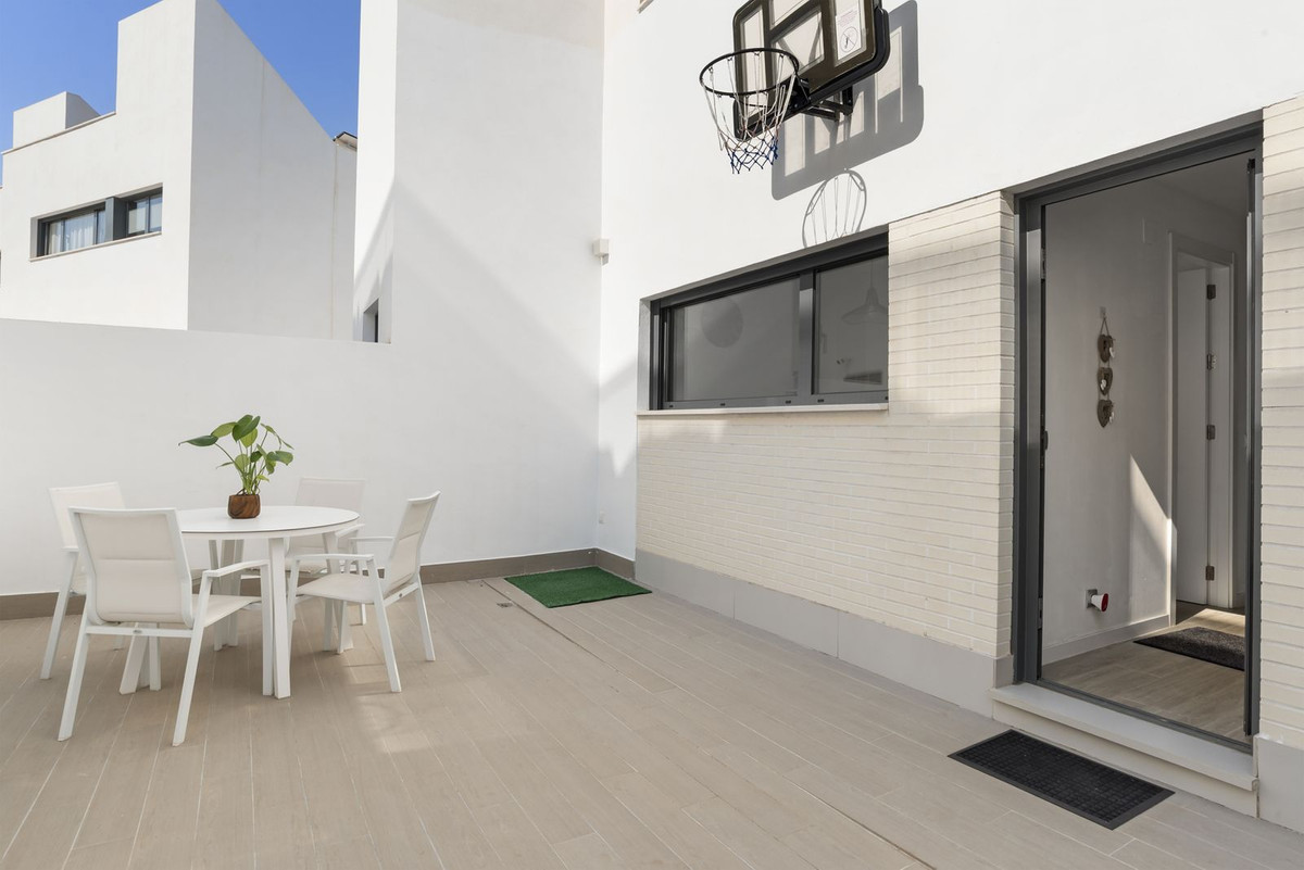 Huis te koop in Estepona | 4 slaapkamers H5433112