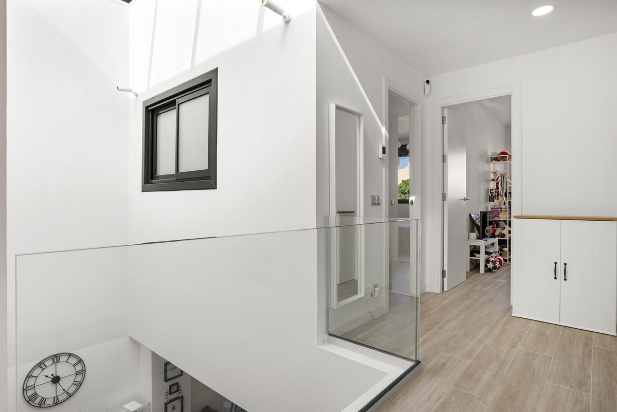 Huis te koop in Estepona | 4 slaapkamers H5433112