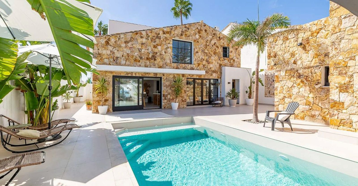 Huis te koop in Estepona | 6 slaapkamers H5433727