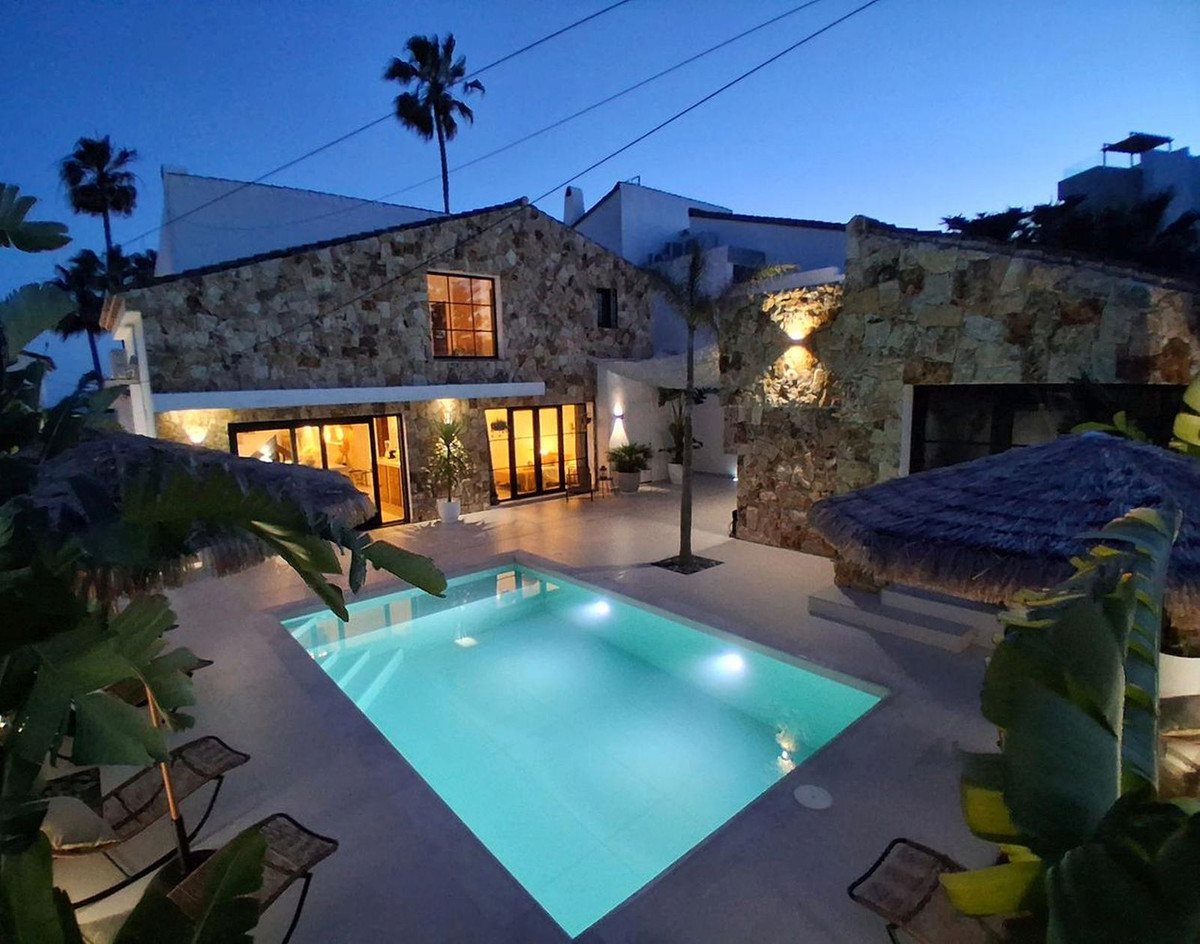 Huis te koop in Estepona | 6 slaapkamers H5433727