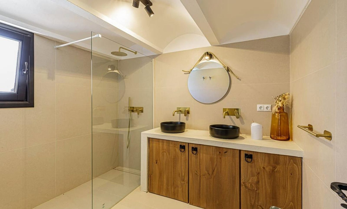 Huis te koop in Estepona | 6 slaapkamers H5433727