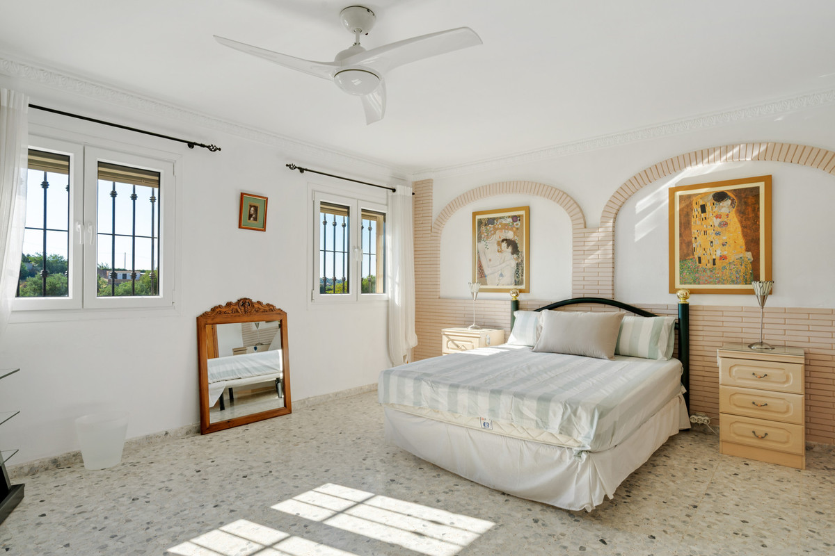 Huis te koop in Estepona | 4 slaapkamers H5436196